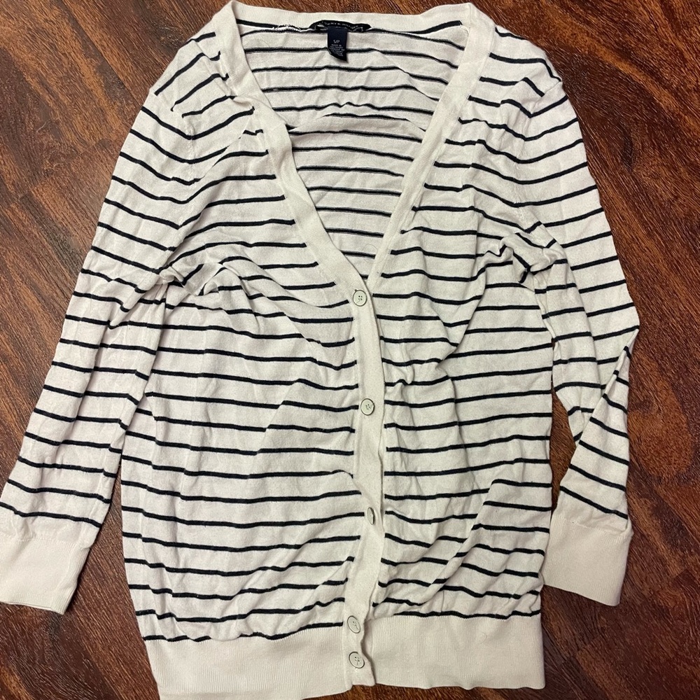Tommy Hilfiger Sweater!!